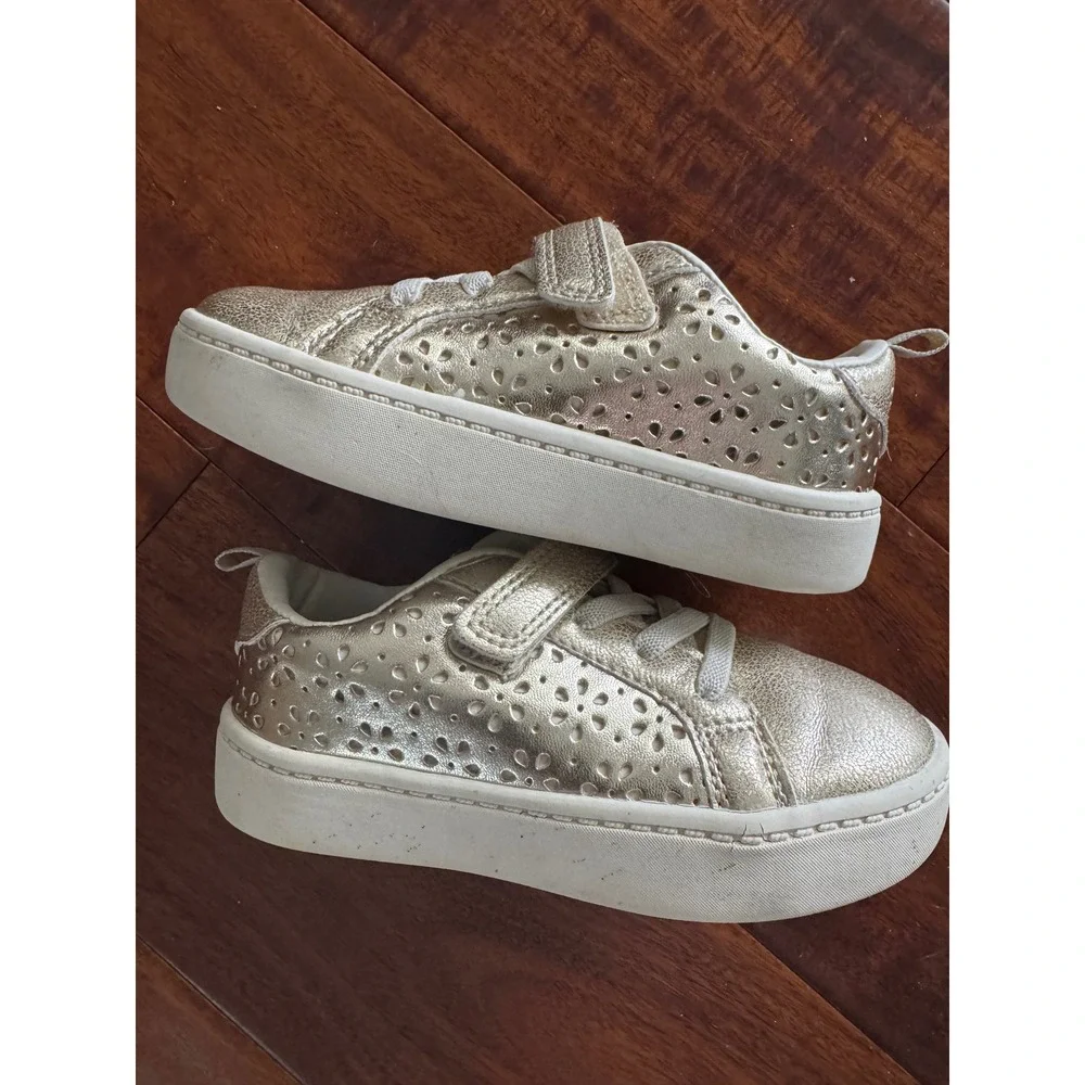 Carter's Sneakers Kids Size 8 Gold Good Metallic Floral Perforated Low Top Shoes